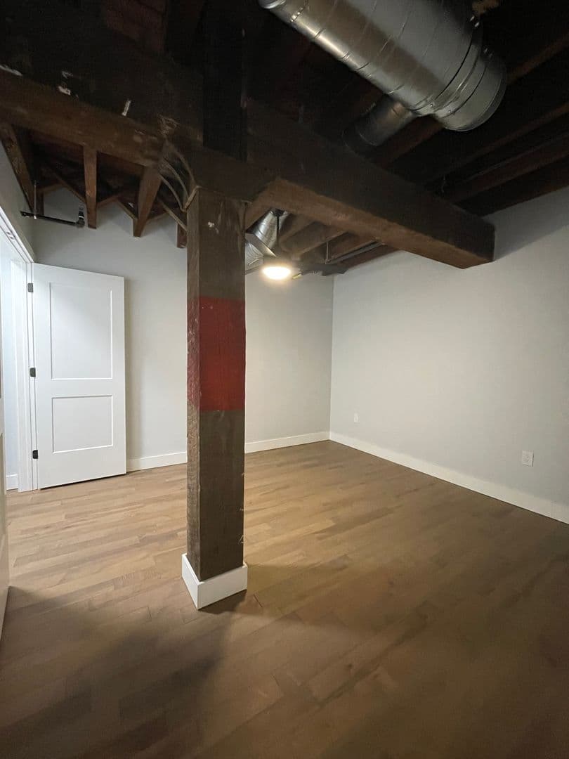 Utica Apartment: 119-137 Hotel Street - 207