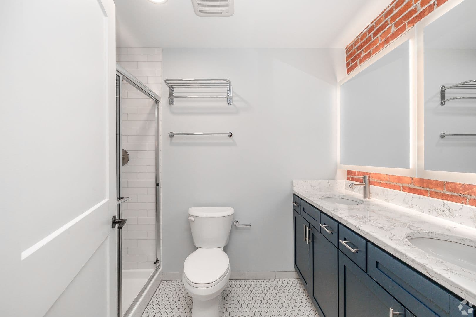 Utica Apartment: 119-137 Hotel Street - 209