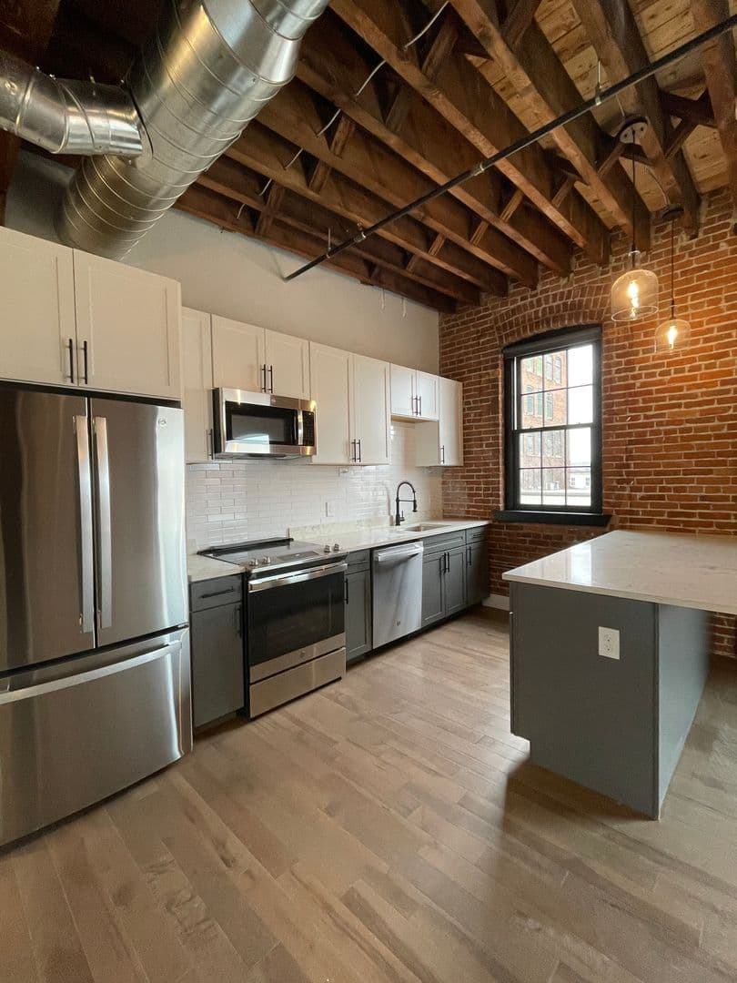 Utica Apartment: 119-137 Hotel Street - 301