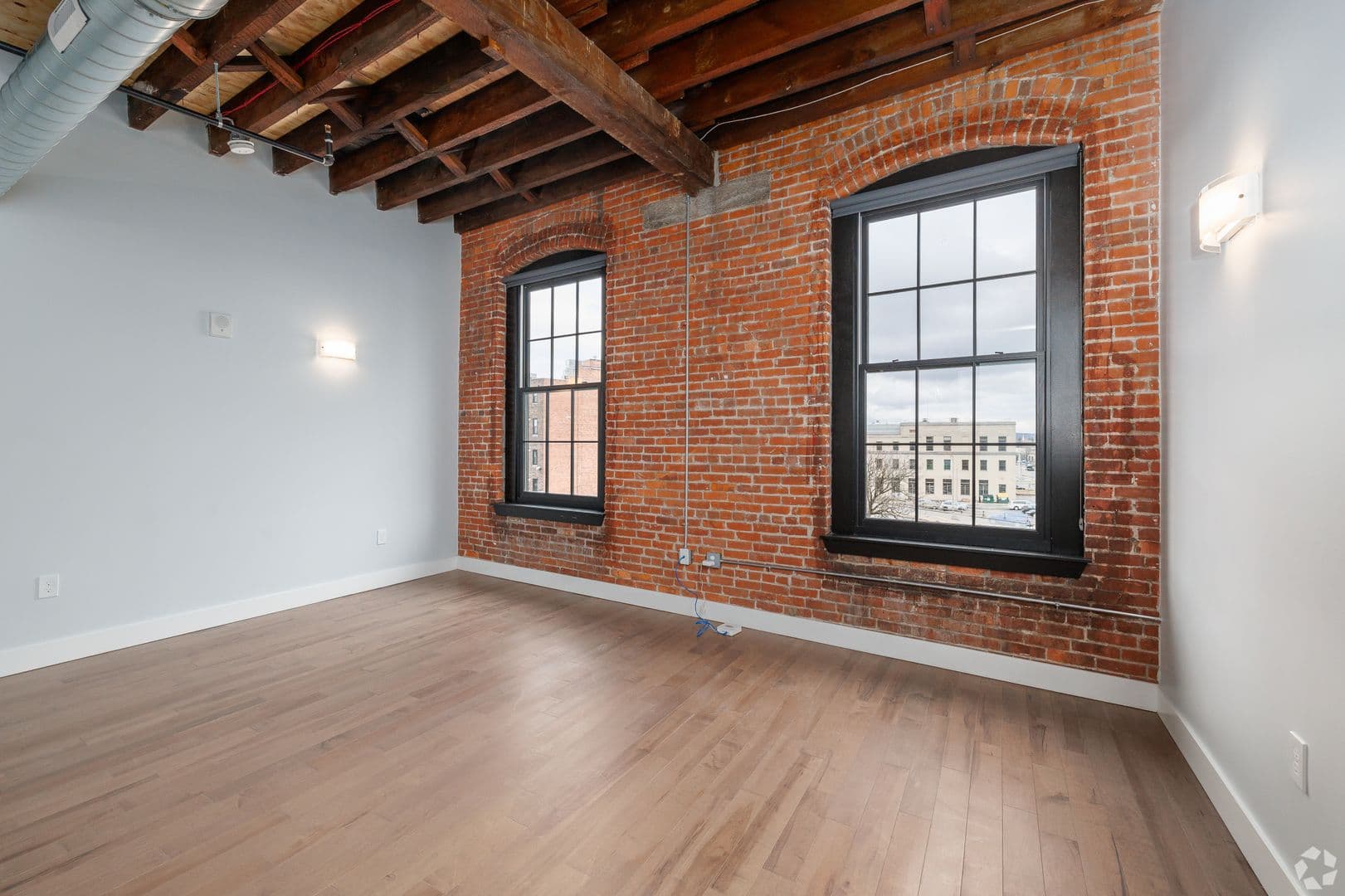 Utica Apartment: 119-137 Hotel Street - 209