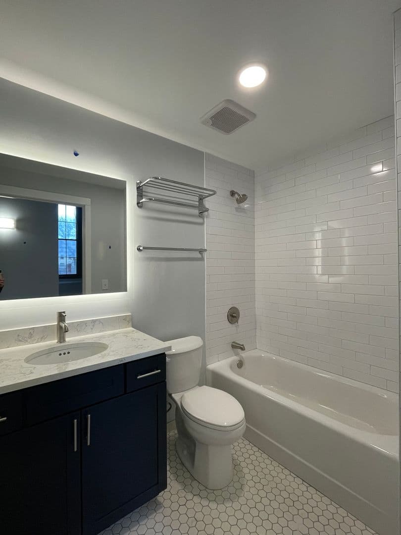 Utica Apartment: 119-137 Hotel Street - 107