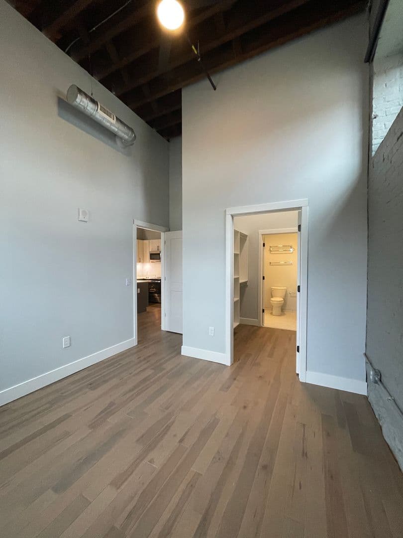 Utica Apartment: 119-137 Hotel Street - 107
