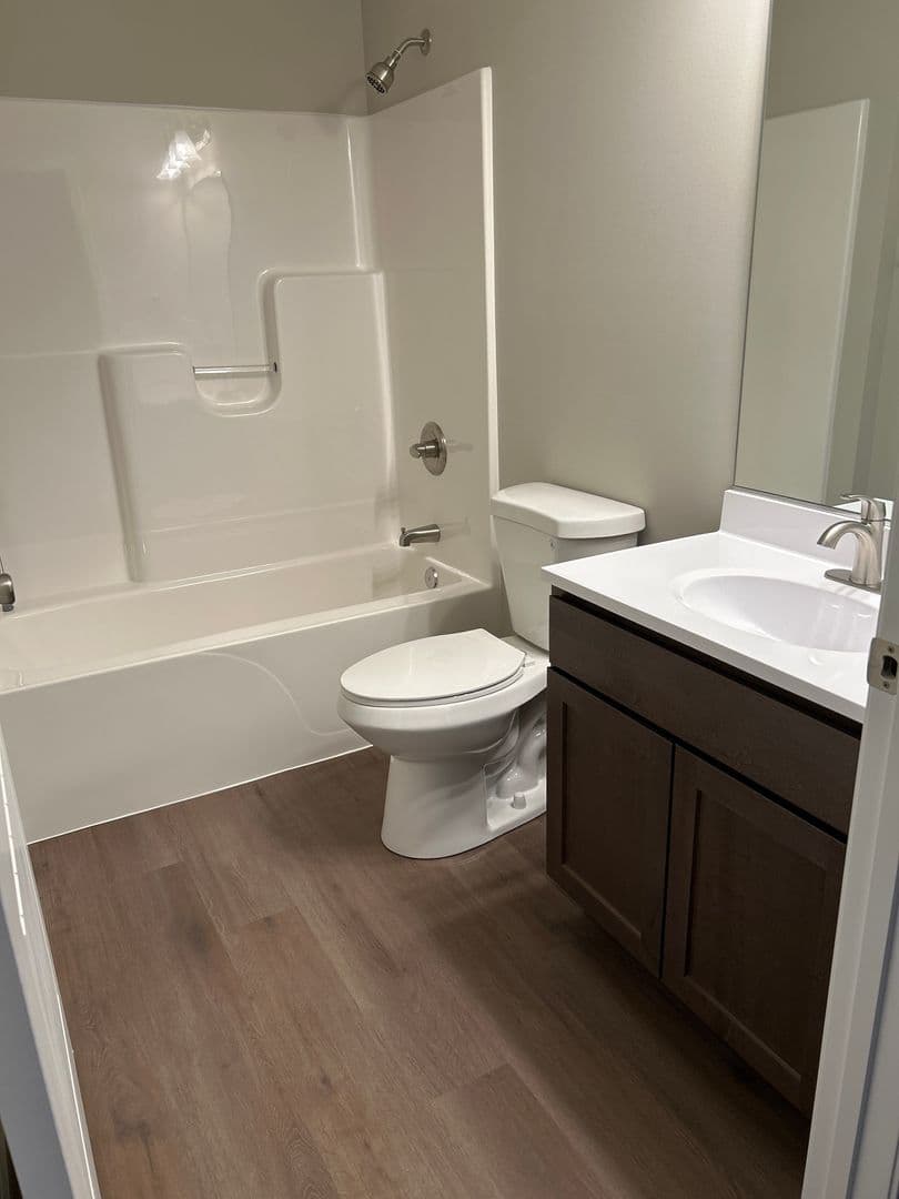 Culver Apartment: 201 W Tampa St