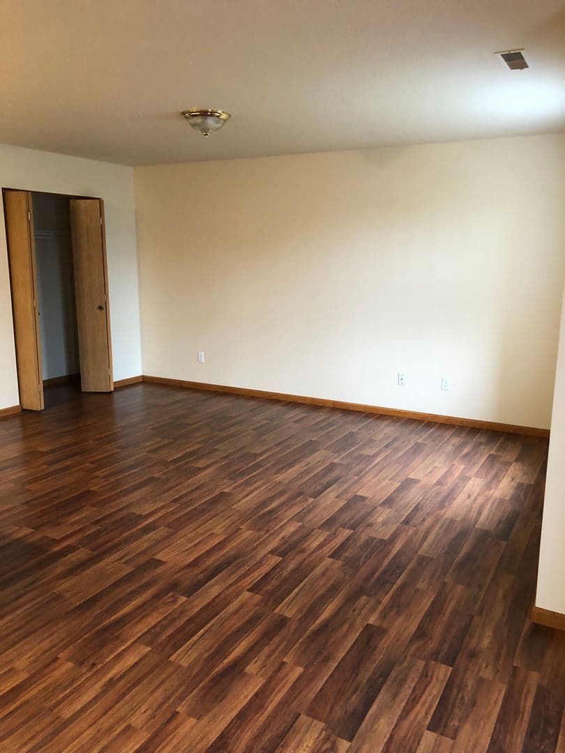 Michigan City Apartment: 1000 Longbeach Ln