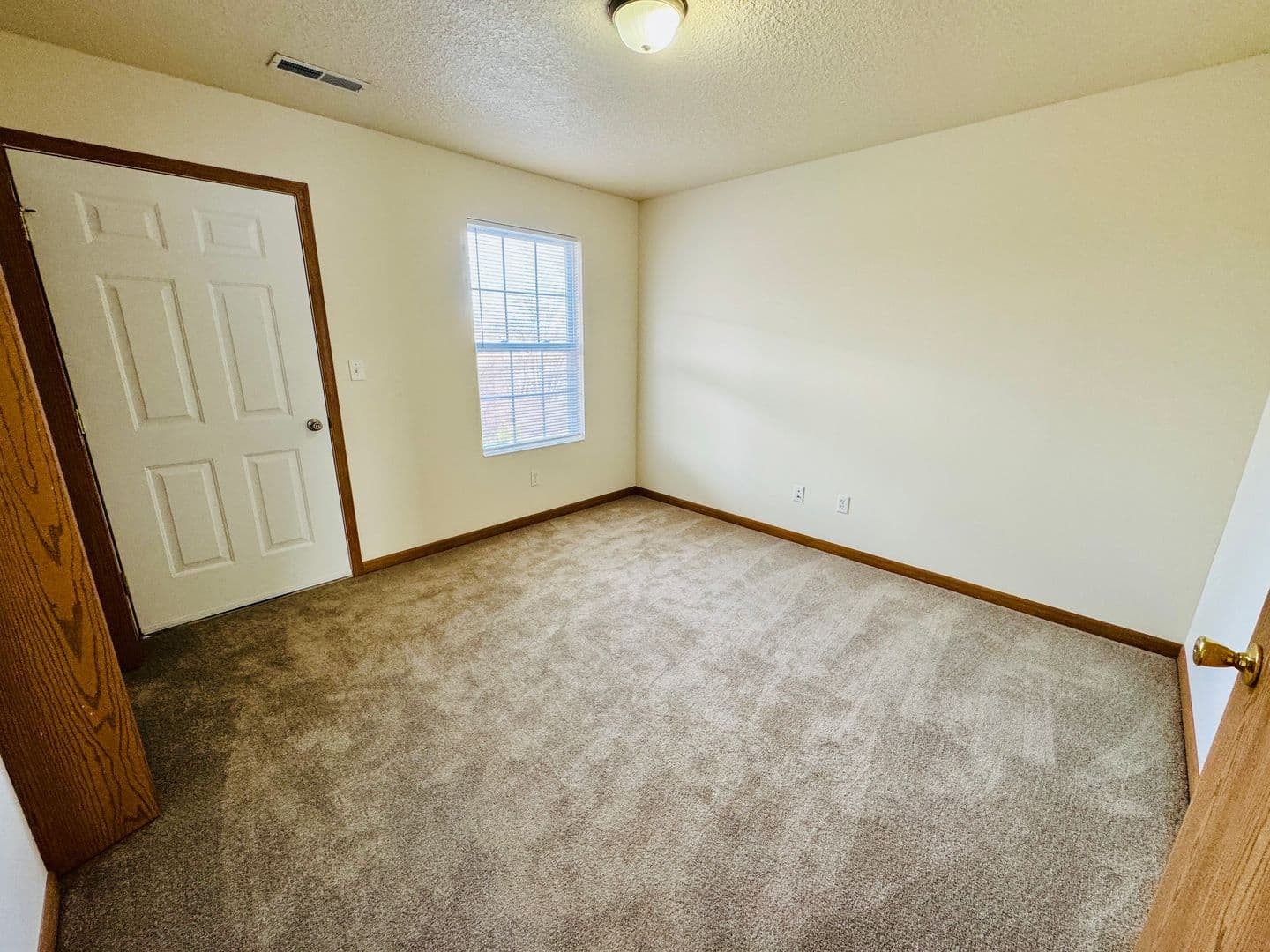 Laporte Apartment: 200 Plymouth Lane