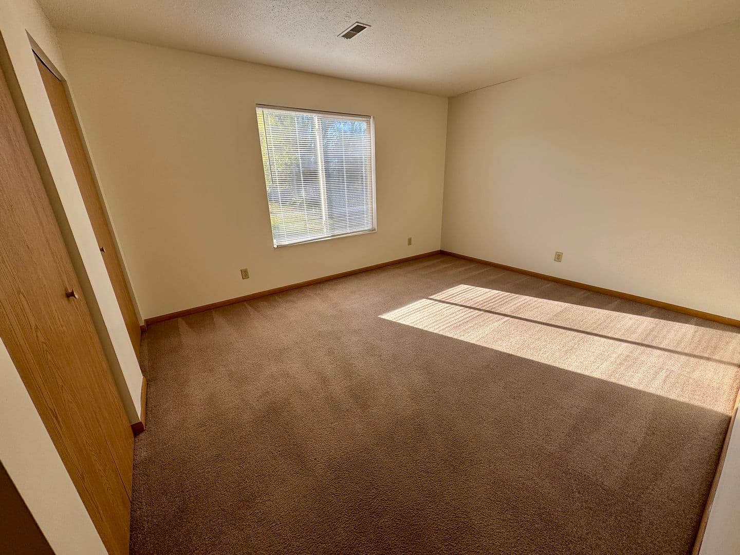 Warsaw Apartment: 200 Kinney Drive