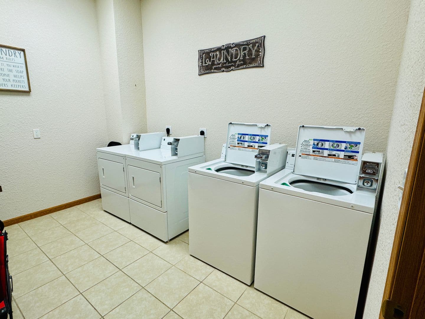 Columbia City Apartment: 120 N Chestnut Wood Lane