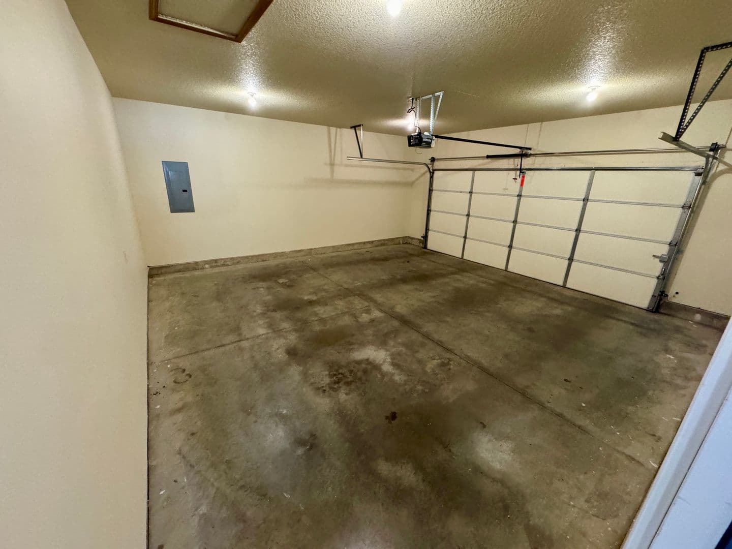 Warsaw Apartment: 101 Briar Ridge Circle