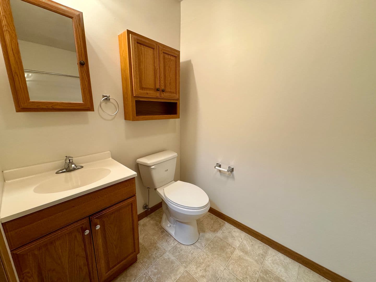 Columbia City Apartment: 120 N Chestnut Wood Lane