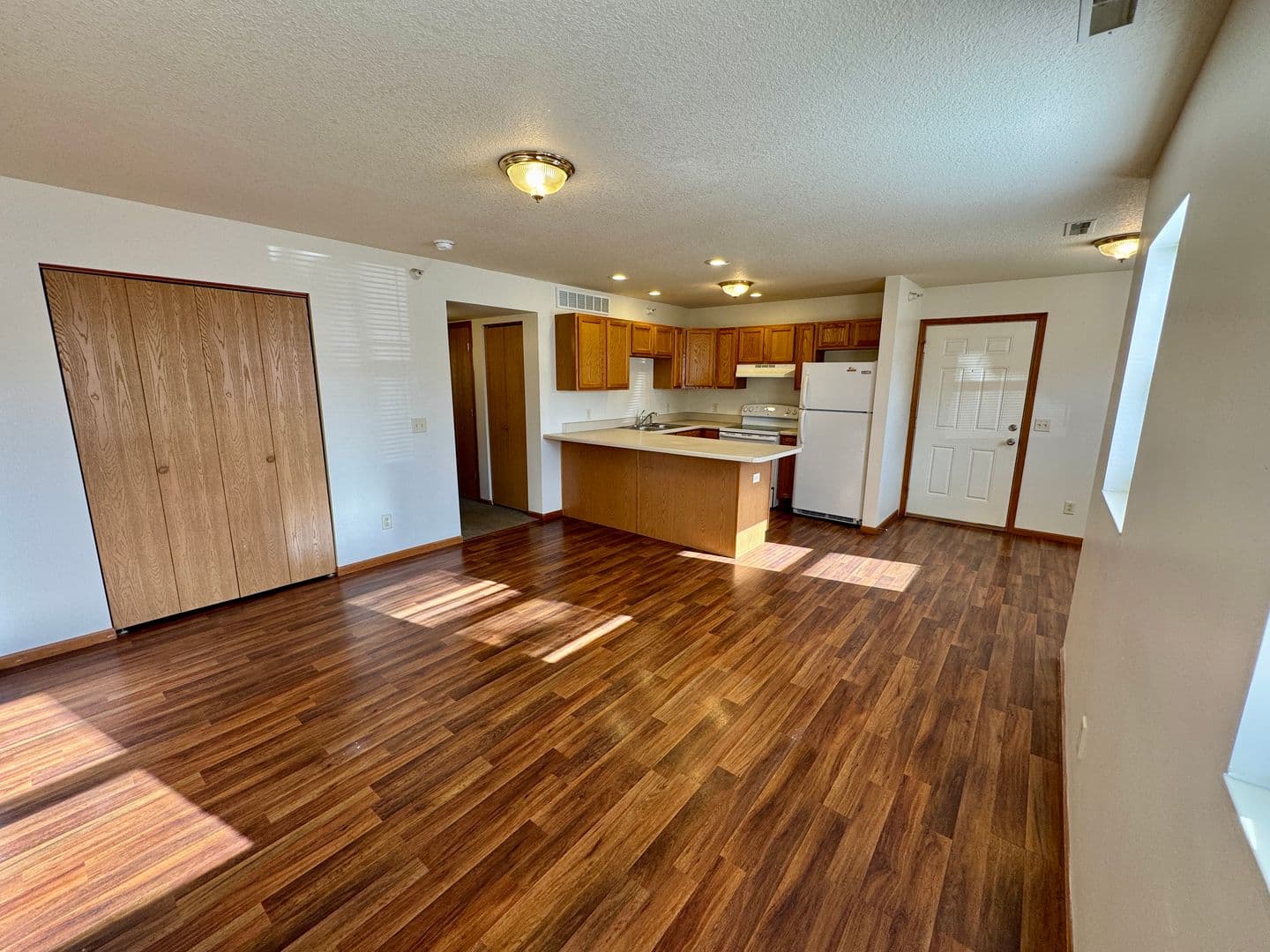 Warsaw Apartment: 200 Kinney Drive