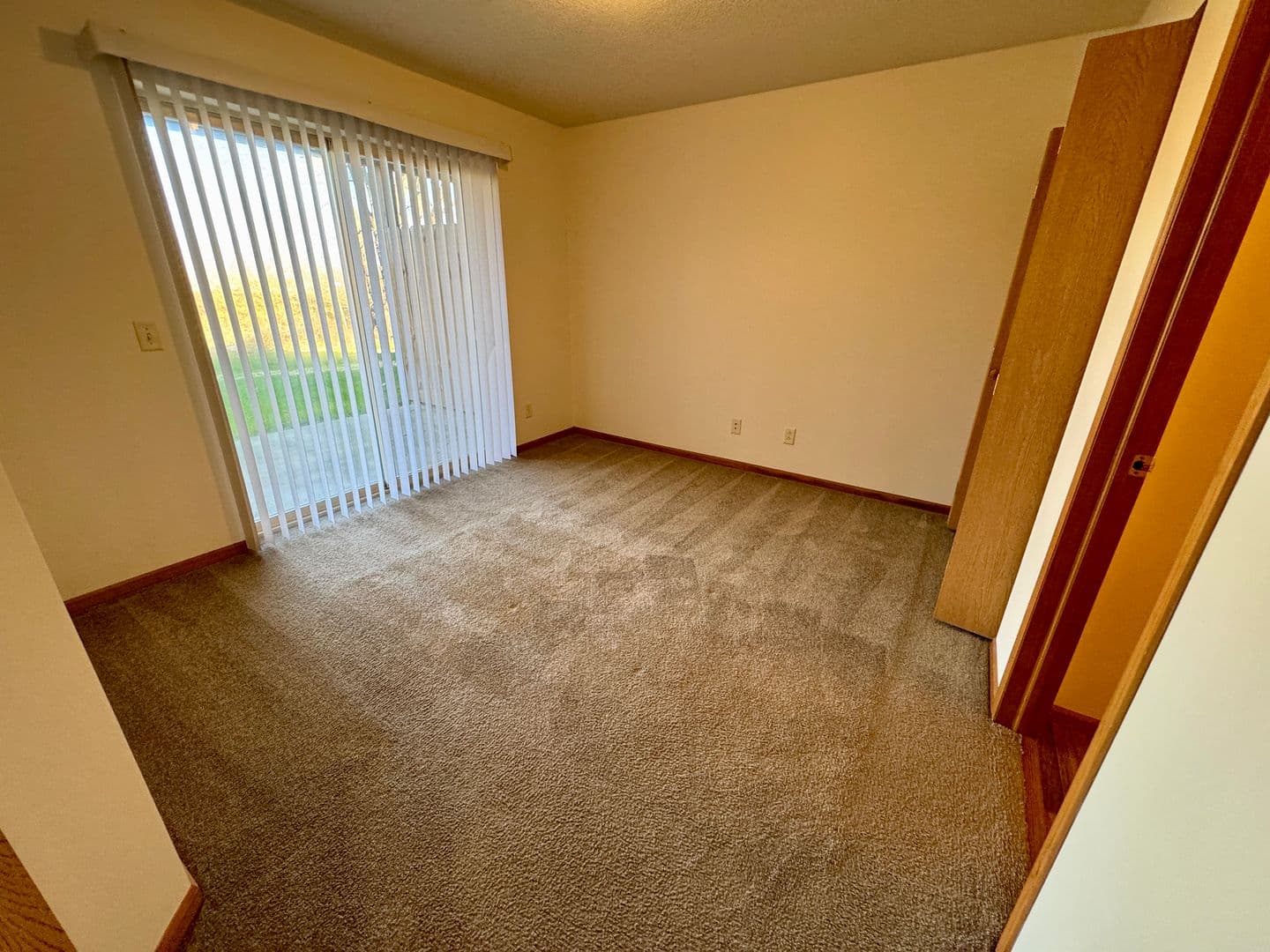 Warsaw Apartment: 200 Kinney Drive