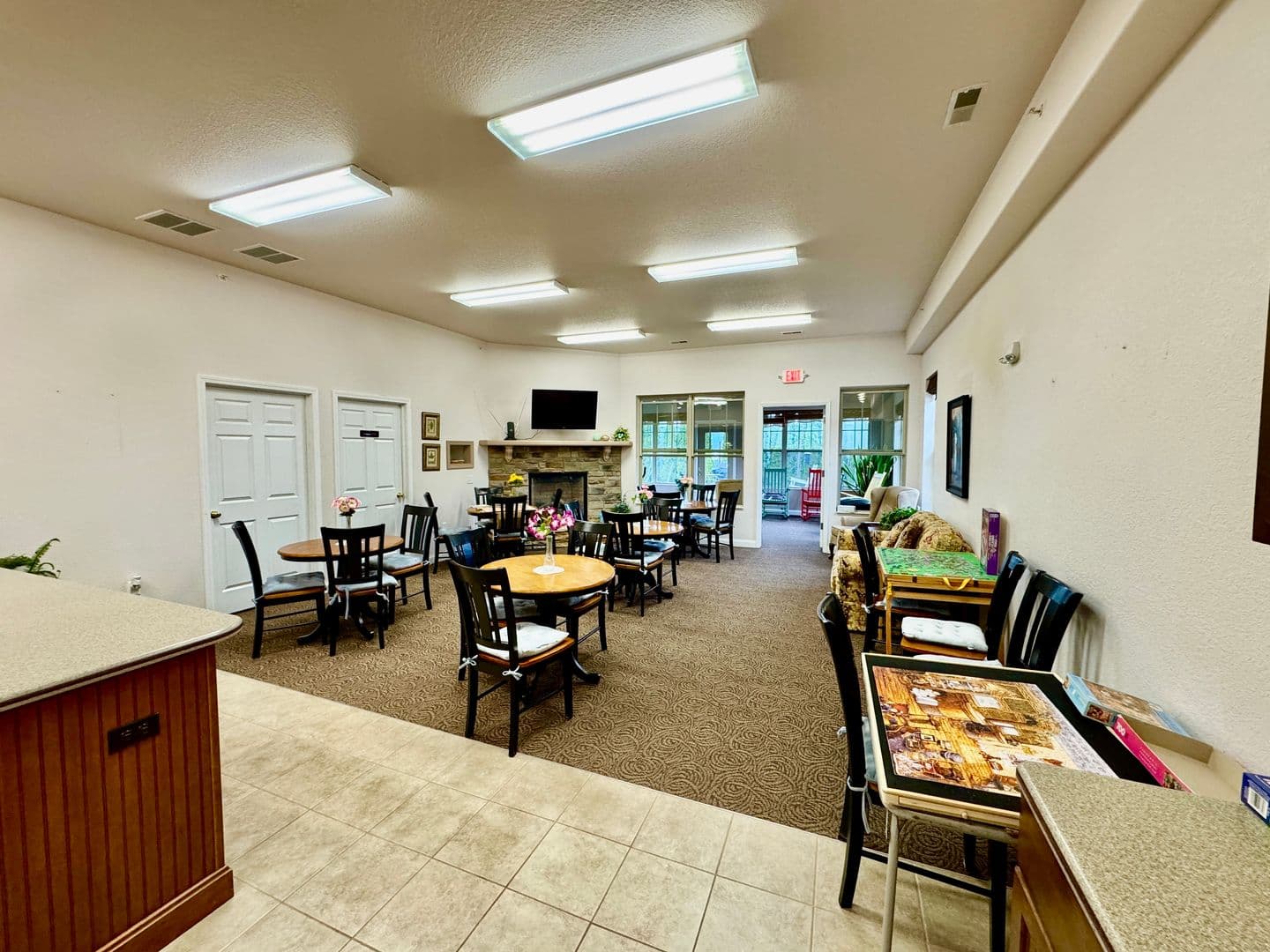 Plymouth Apartment: 302 Novelty St