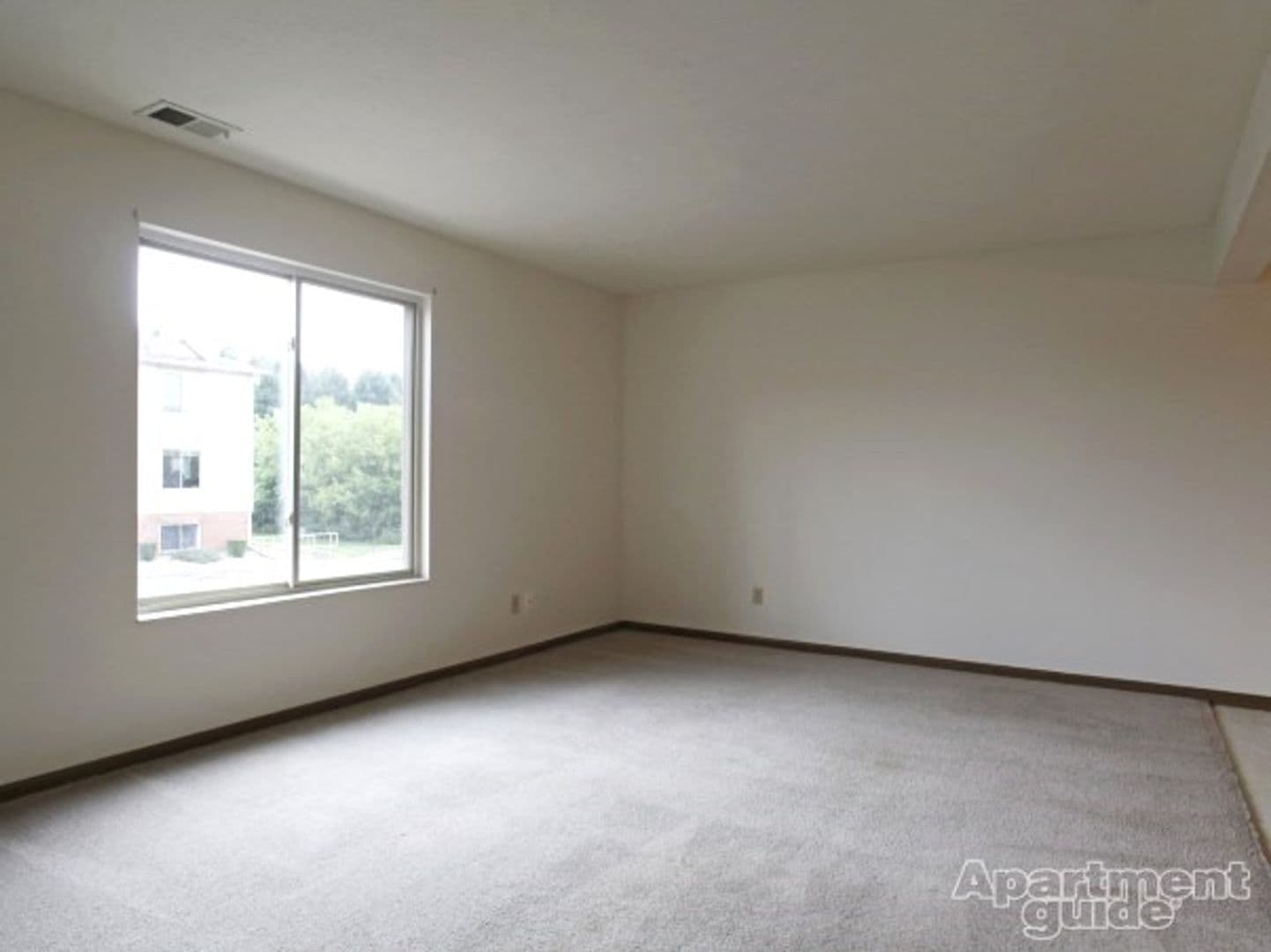 Bremen Apartment: 342 Woodies Lane
