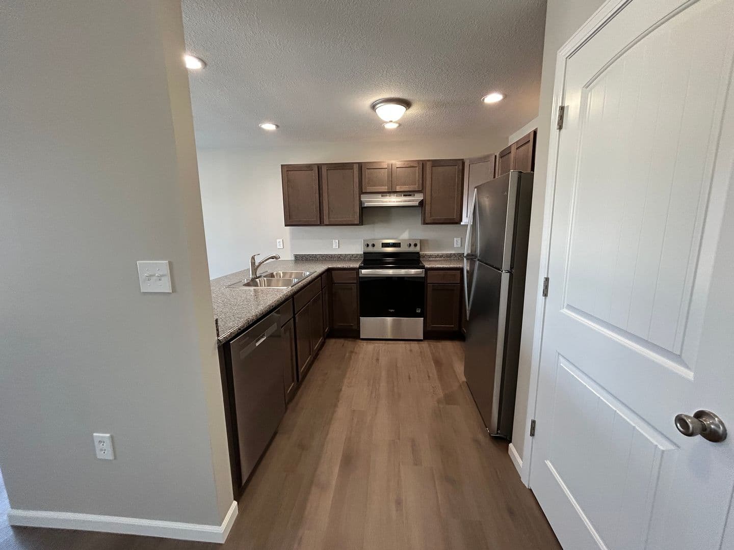 Culver Apartment: 201 W Tampa St