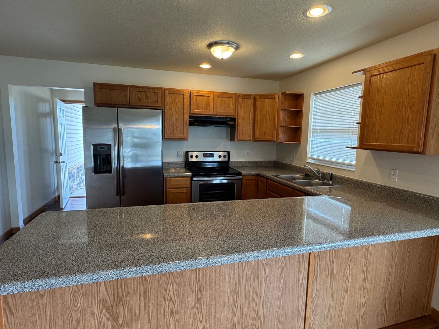 Columbia City Apartment: 120 N Chestnut Wood Lane