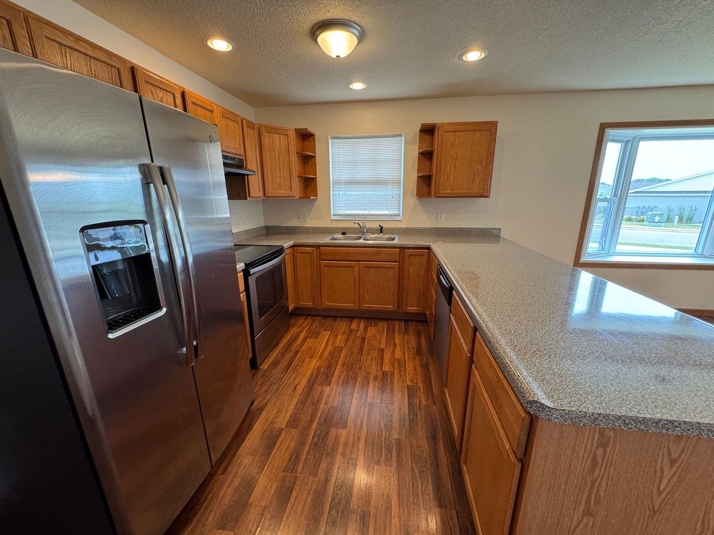 Columbia City Apartment: 120 N Chestnut Wood Lane