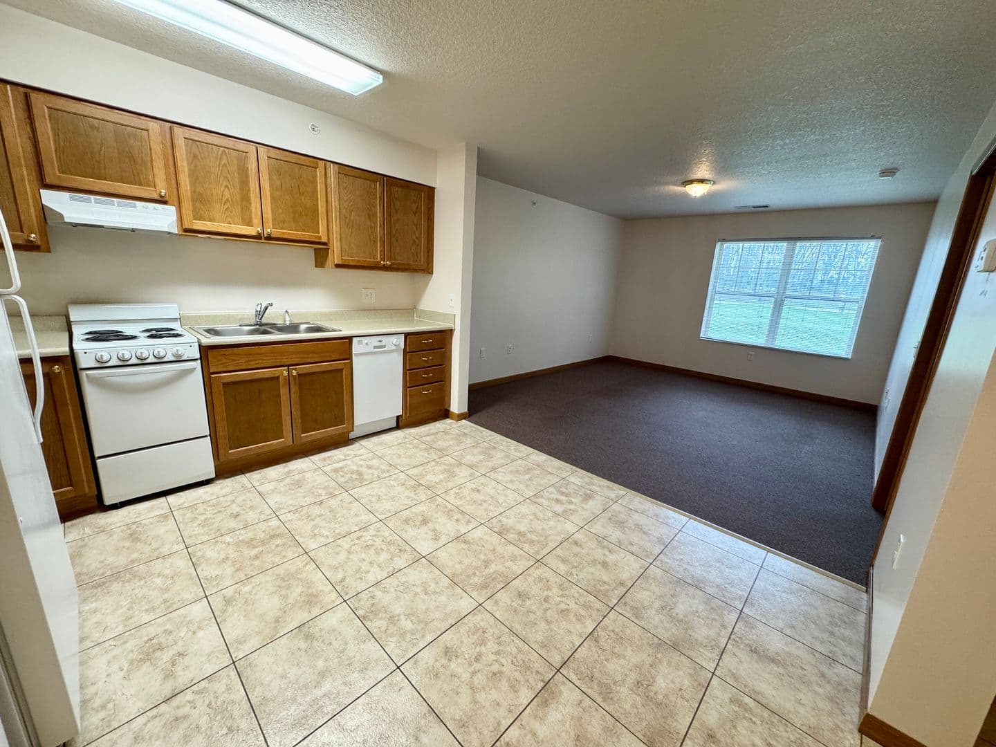 Plymouth Apartment: 302 Novelty St