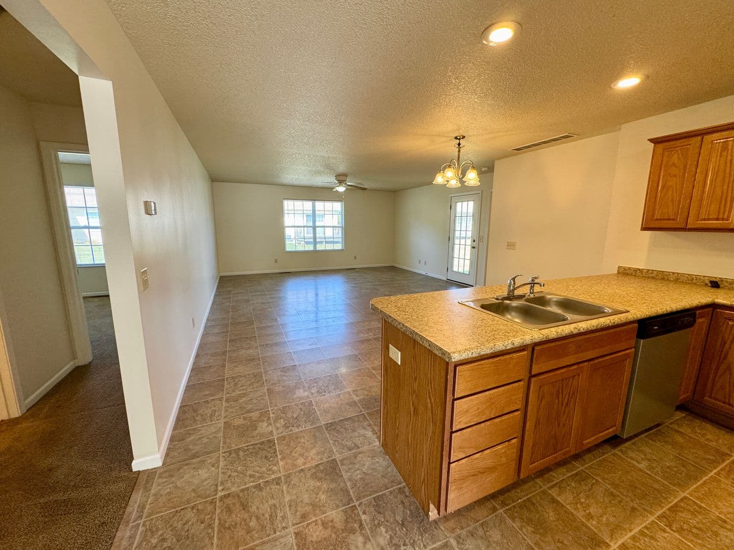 Warsaw Apartment: 101 Briar Ridge Circle