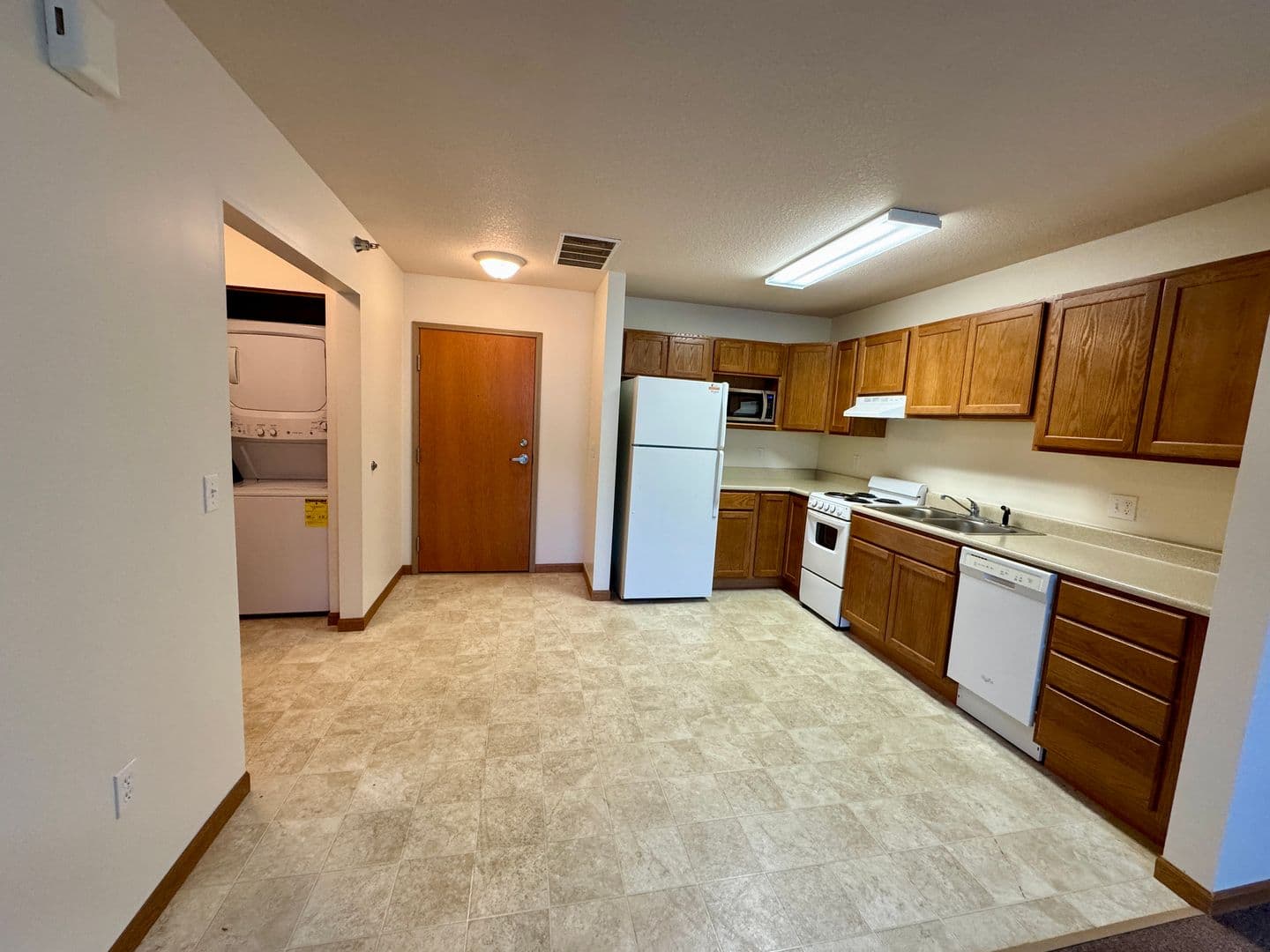 Columbia City Apartment: 120 N Chestnut Wood Lane