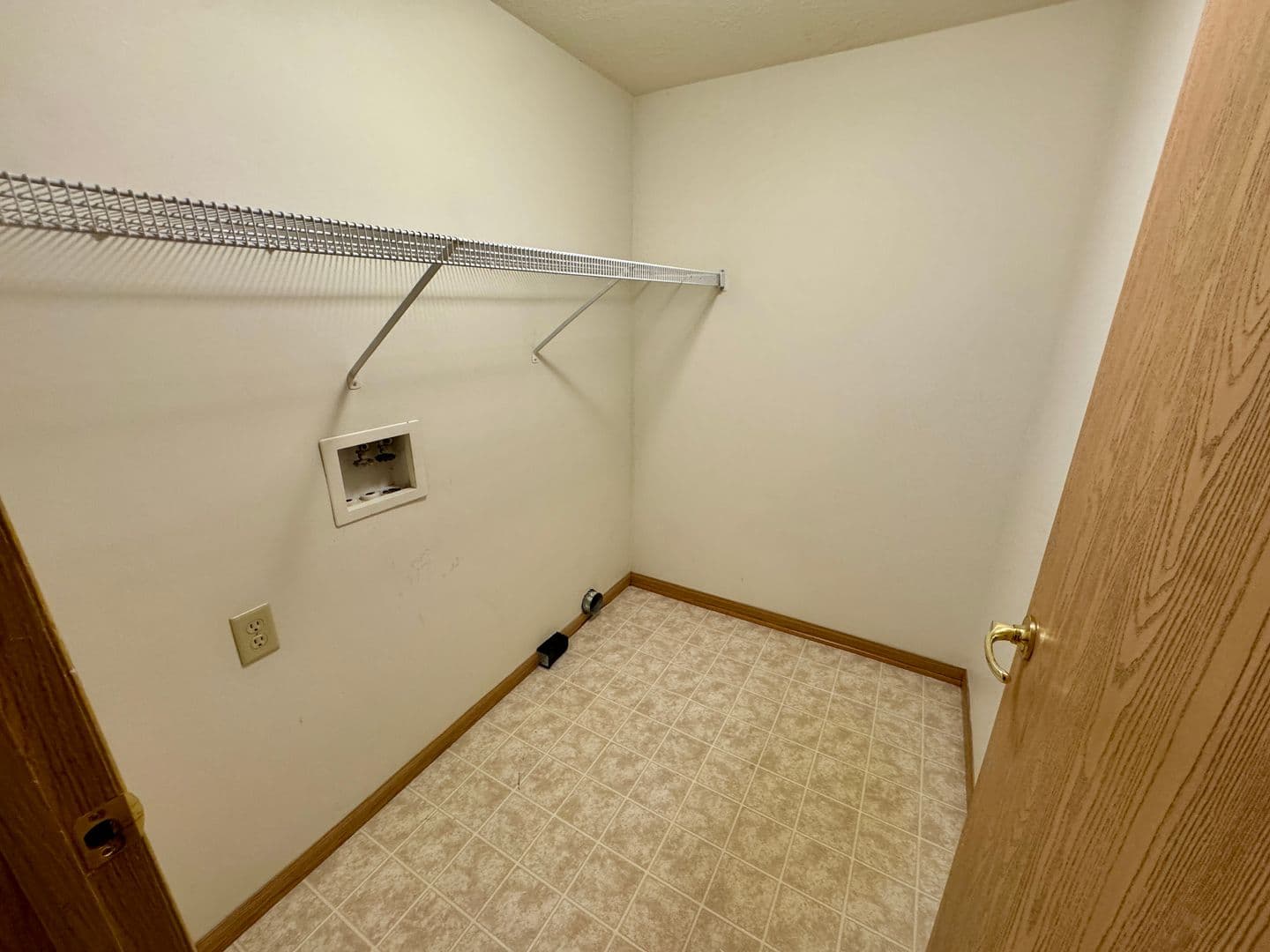 Warsaw Apartment: 200 Kinney Drive