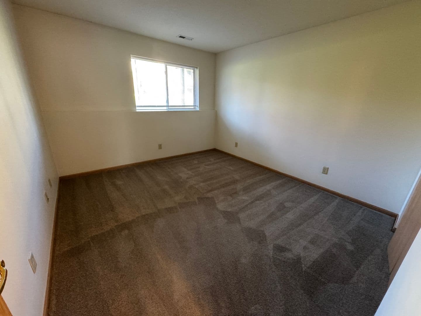 Warsaw Apartment: 200 Kinney Drive