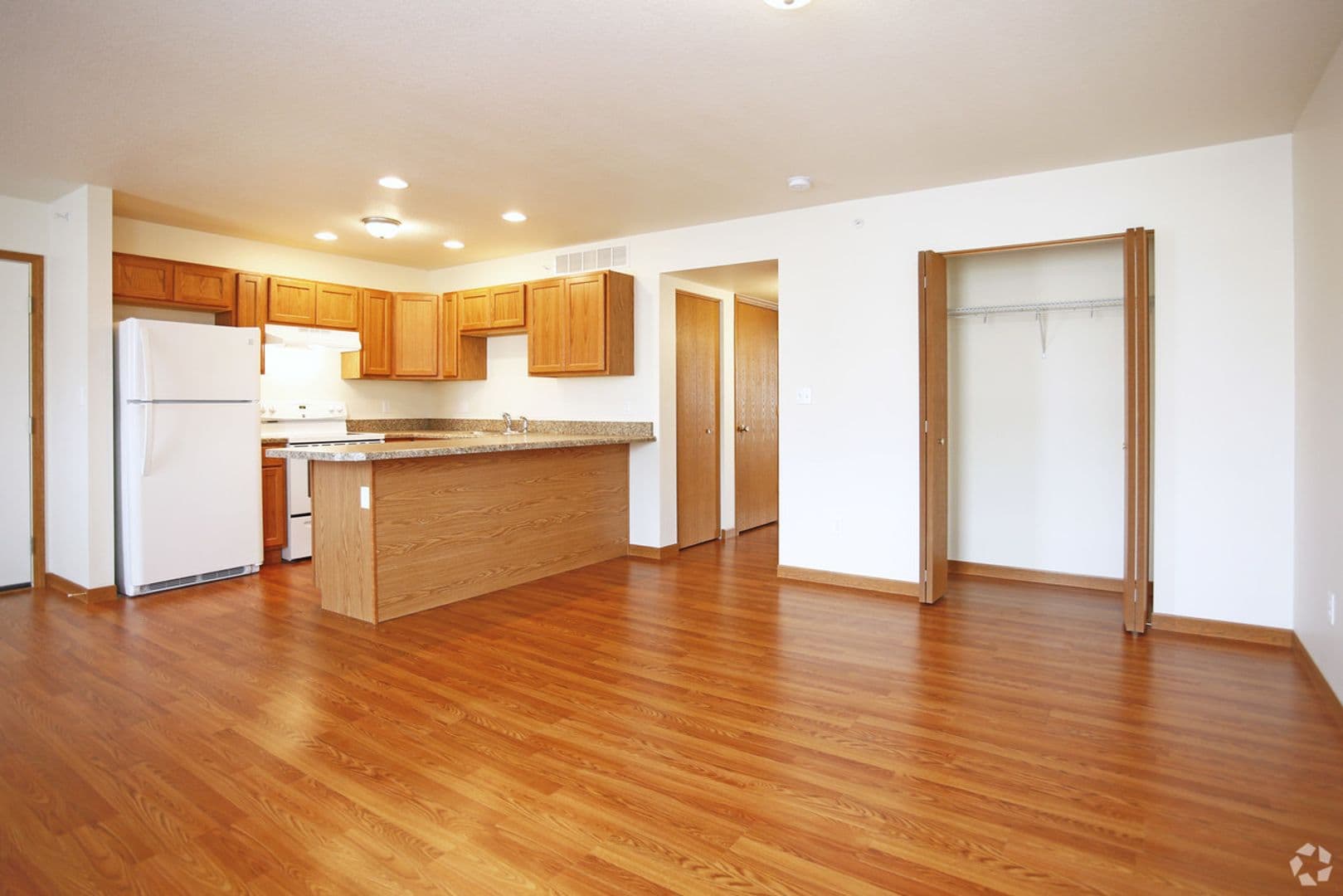 Laporte Apartment: 200 Plymouth Lane