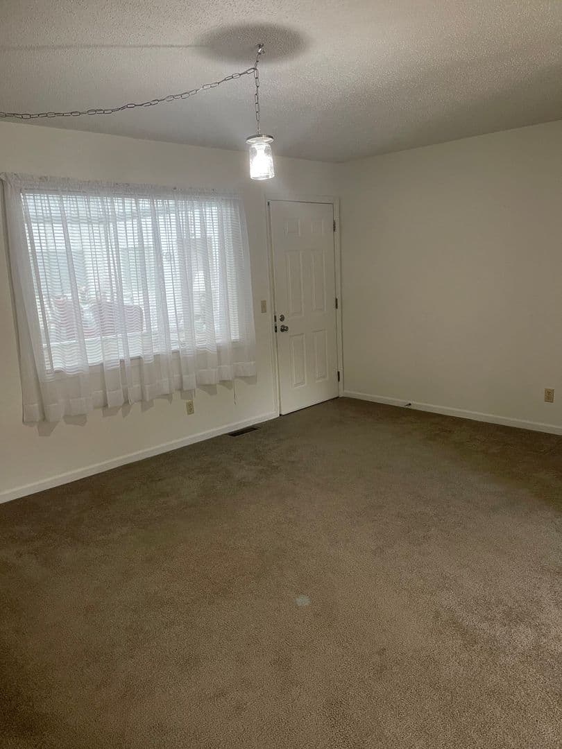Plymouth Apartment: 525 S Michigan St