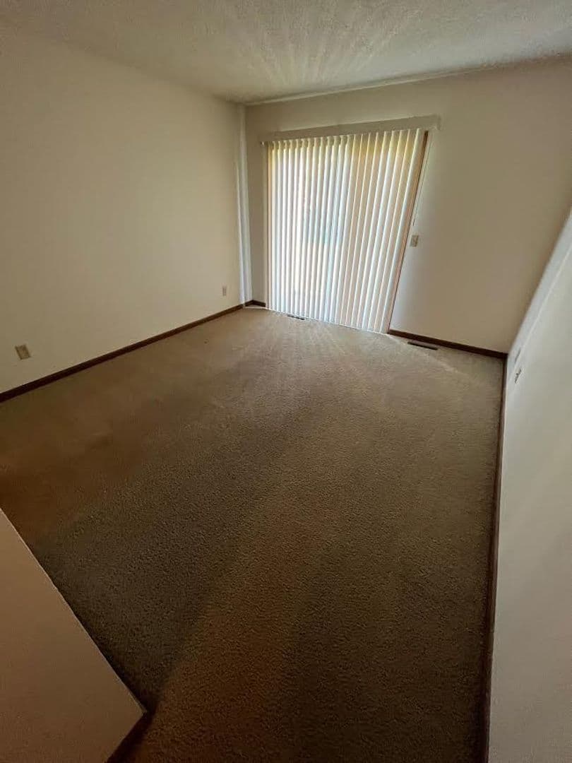 Plymouth Apartment: 1340 Holloway Dr