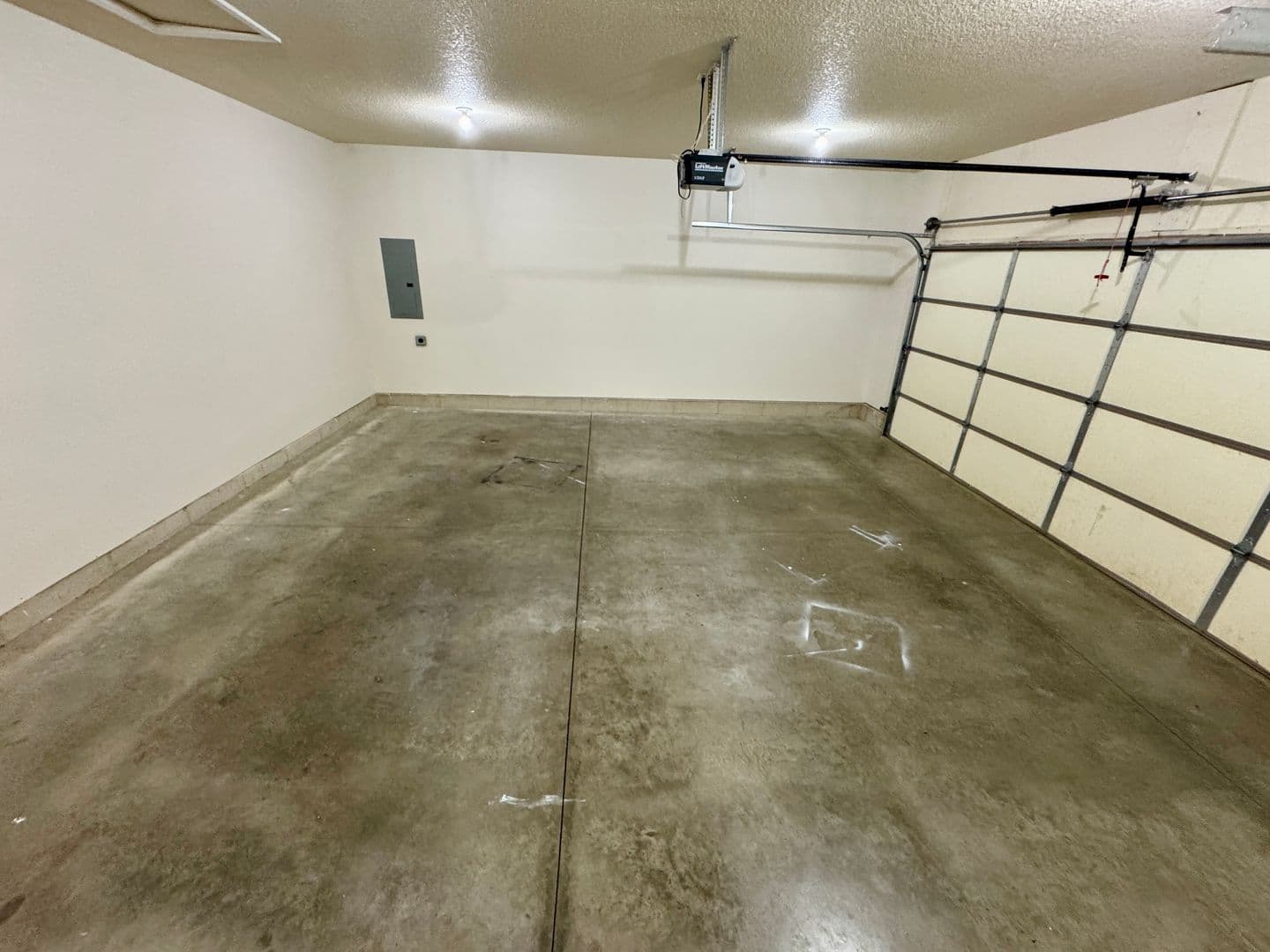 Warsaw Apartment: 101 Briar Ridge Circle