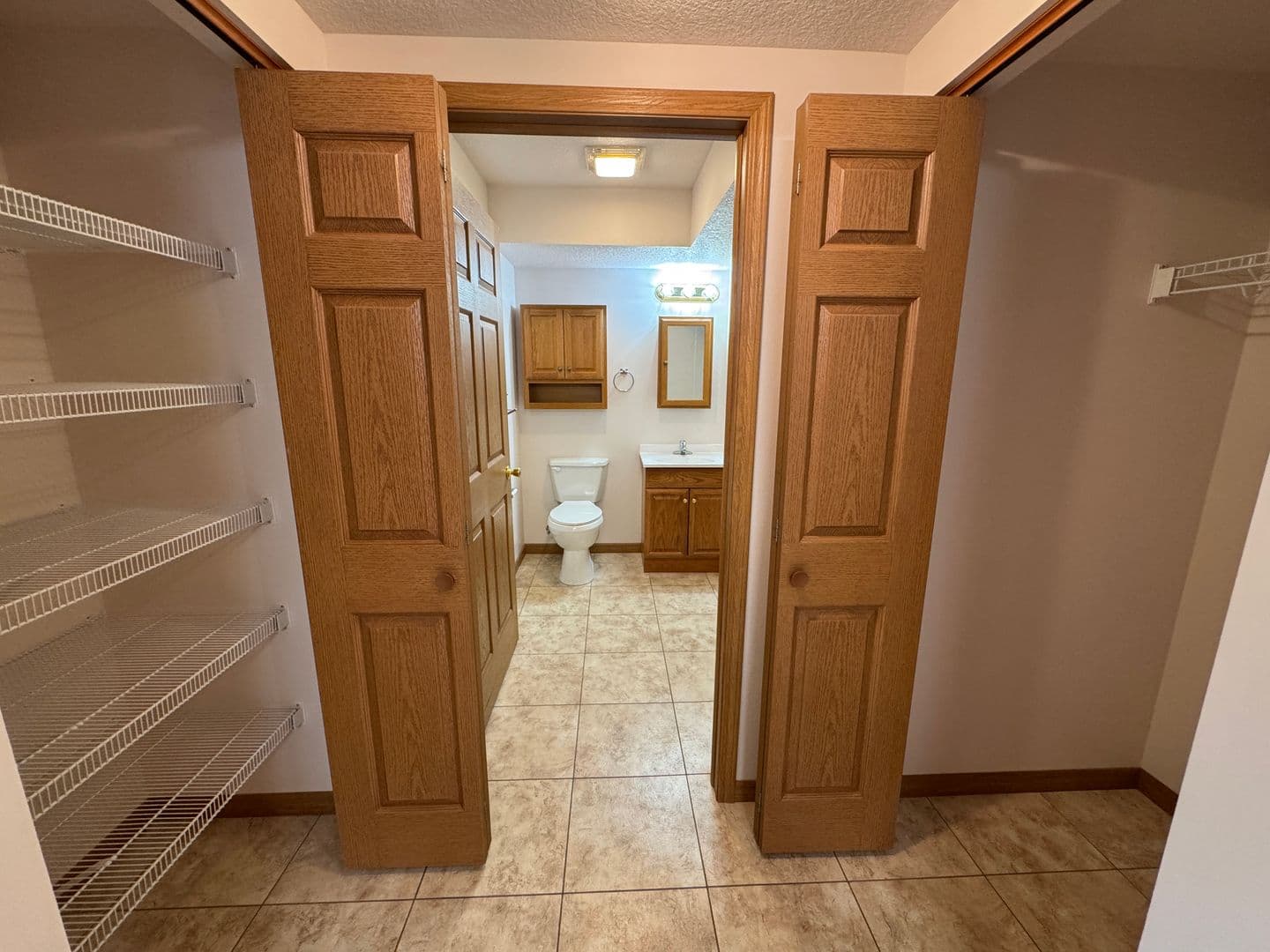 Plymouth Apartment: 302 Novelty St