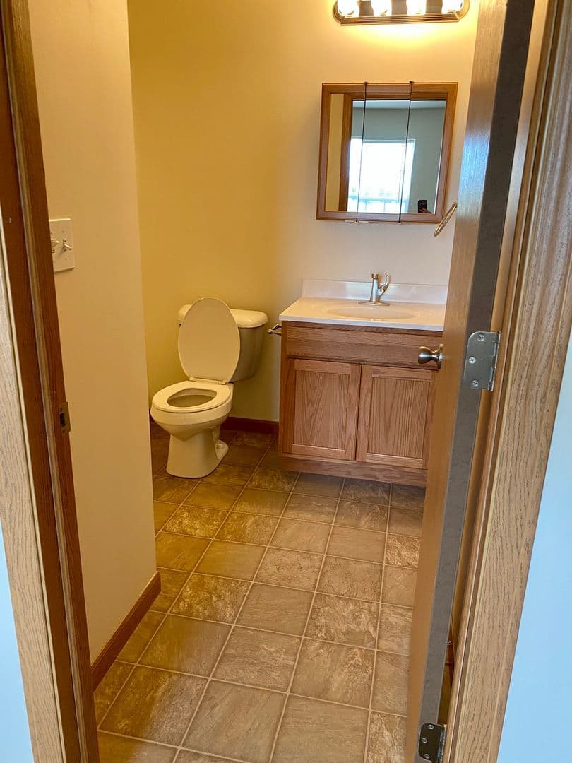 Bremen Apartment: 342 Woodies Lane