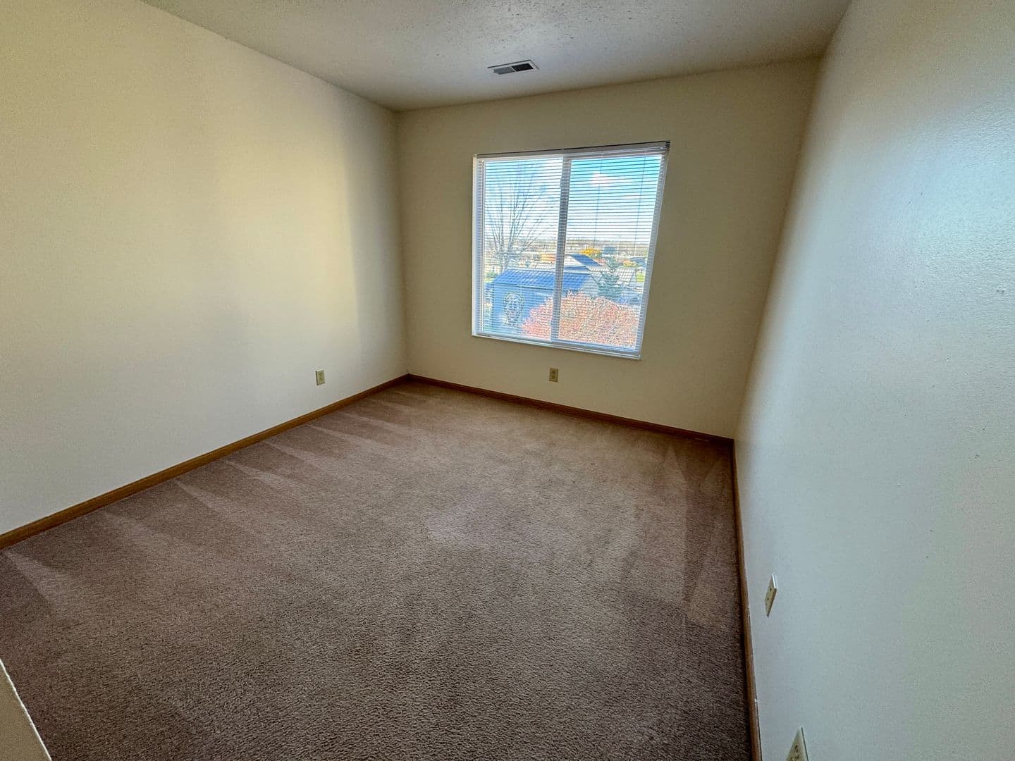 Warsaw Apartment: 200 Kinney Drive