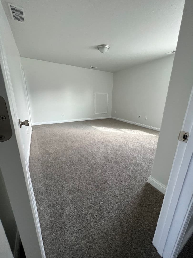 Plymouth Apartment: 2234 Bitter Root Dr