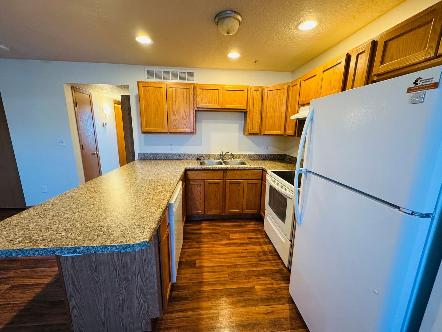 Columbia City Apartment: 120 N Chestnut Wood Lane