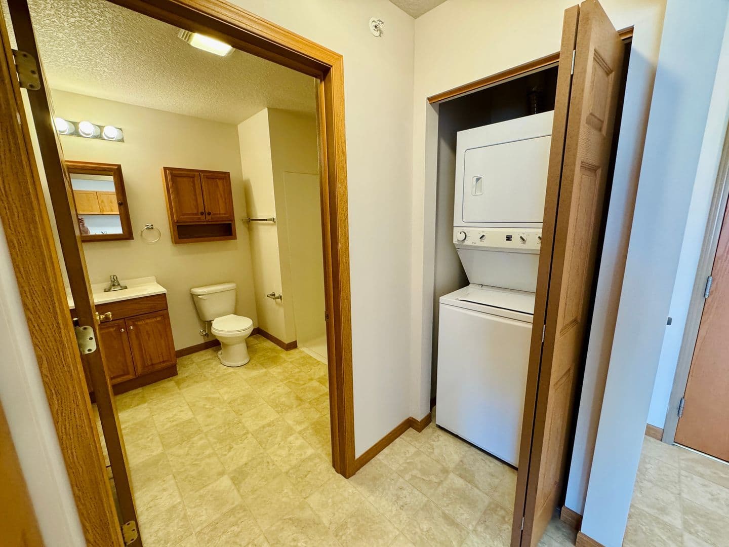 Elwood Apartment: 9401 Frans Way