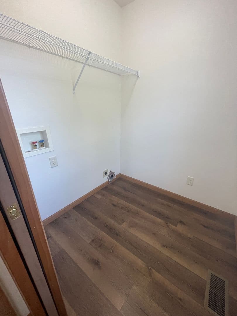 Plymouth Apartment: 1301 Center Street