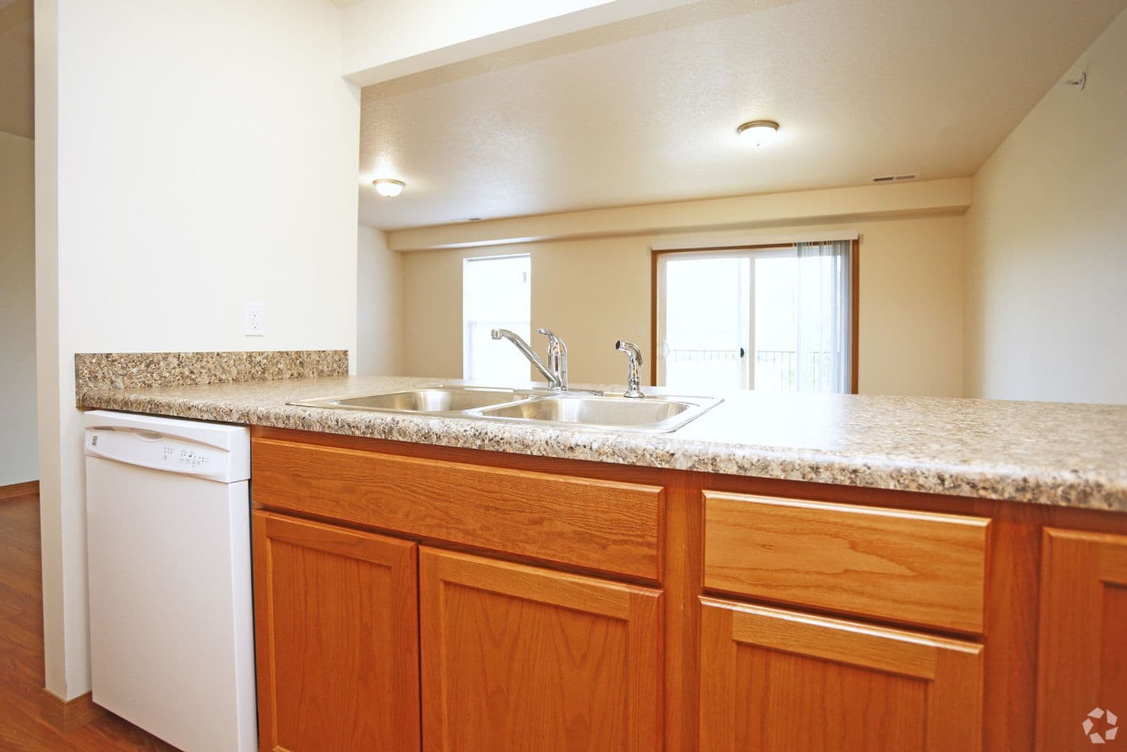 Bremen Apartment: 342 Woodies Lane