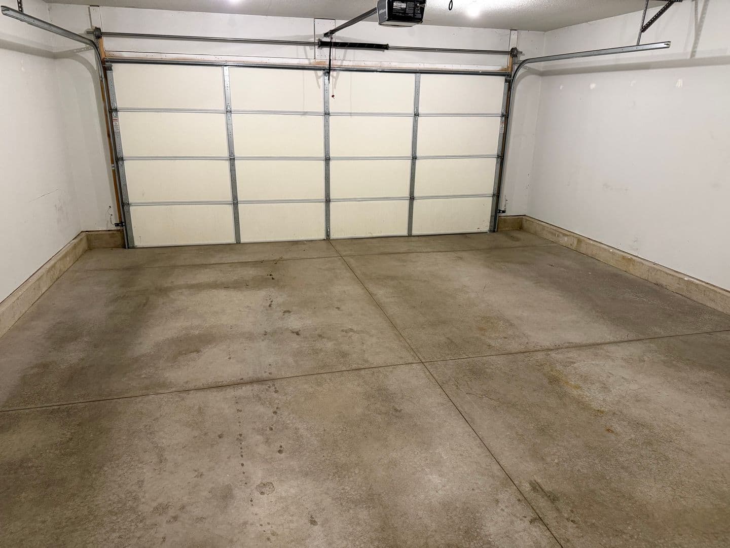 Plymouth Apartment: 2234 Bitter Root Dr