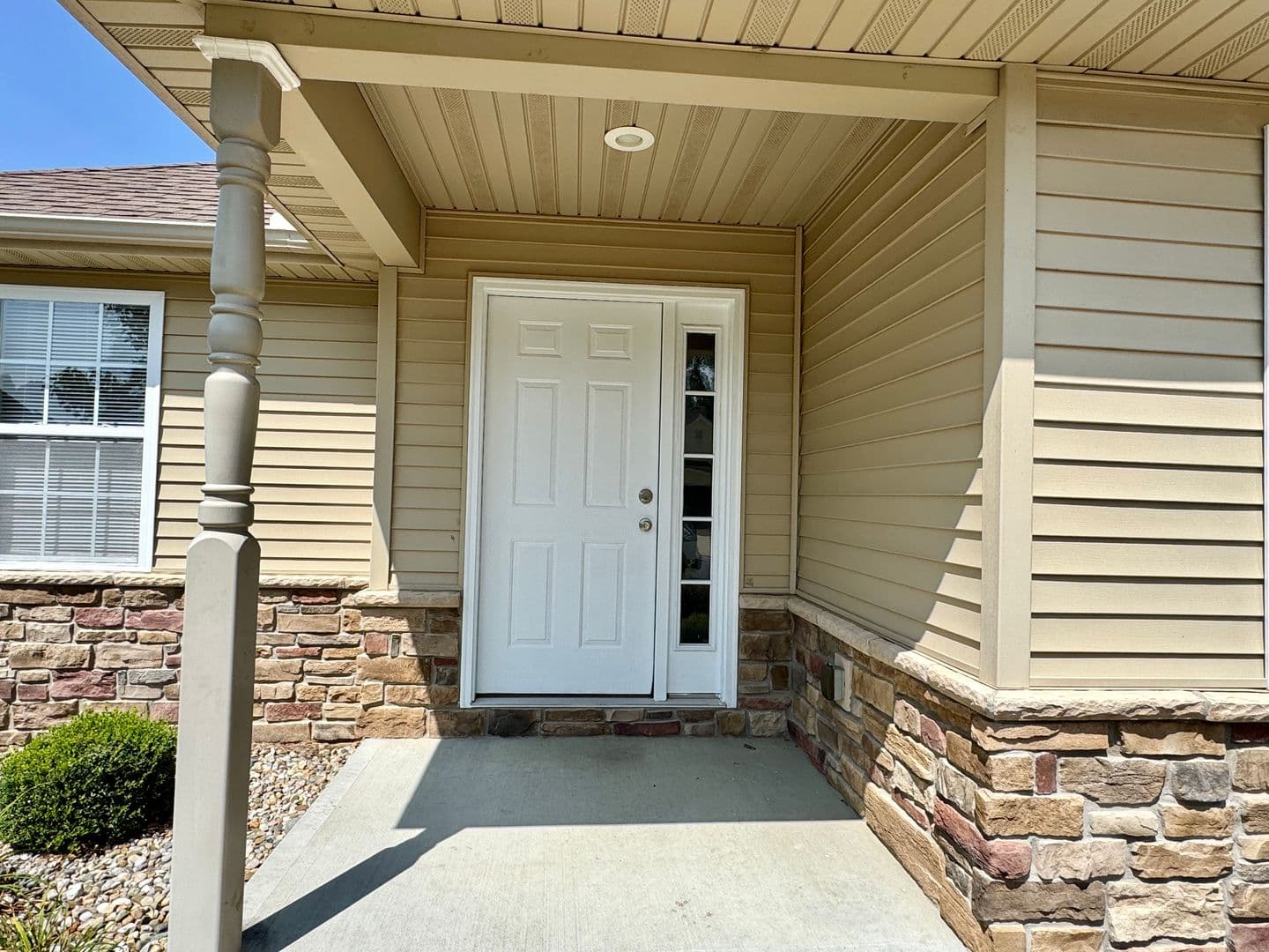Warsaw Apartment: 101 Briar Ridge Circle
