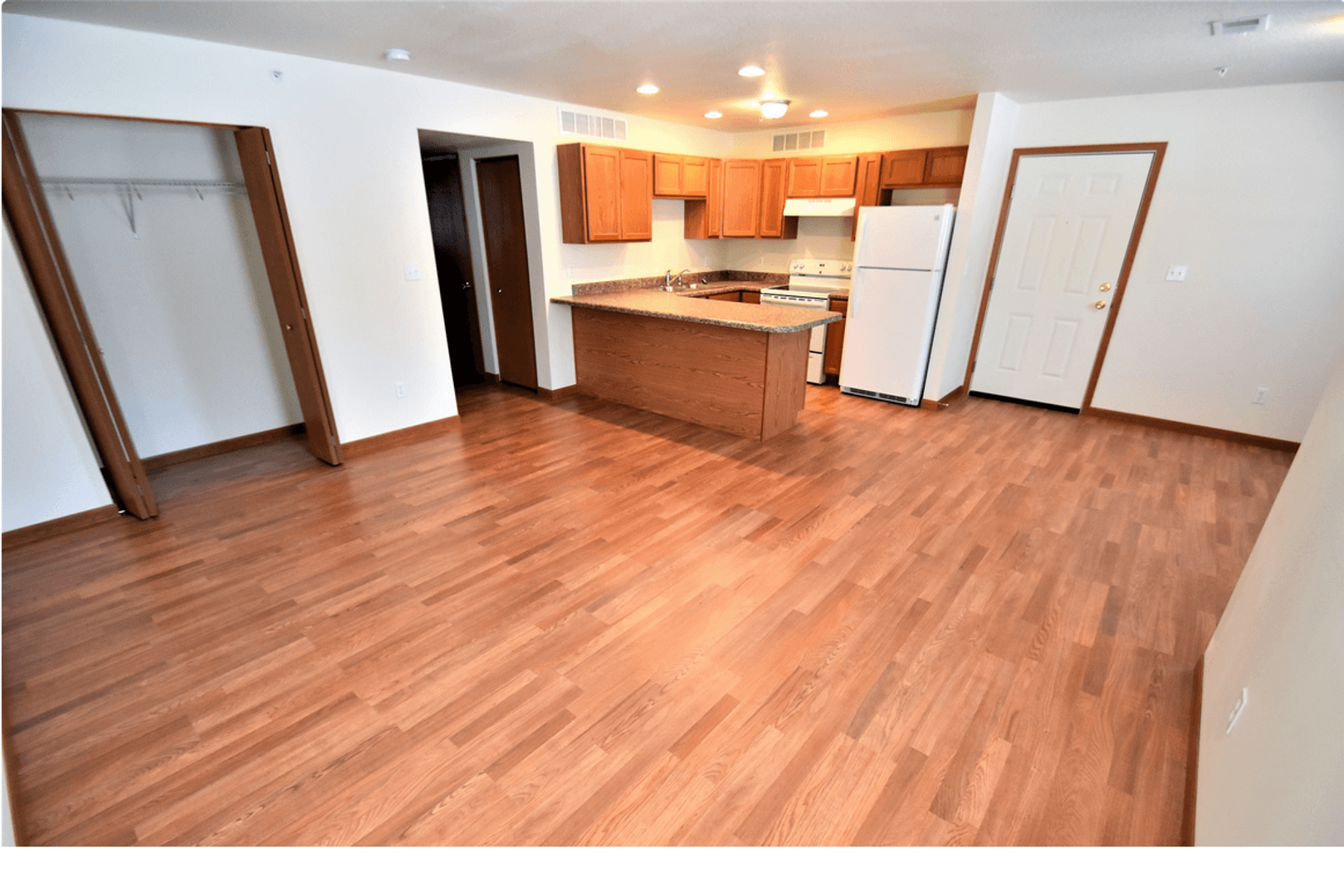 New Carlisle Apartment: 220 Chapman Drive