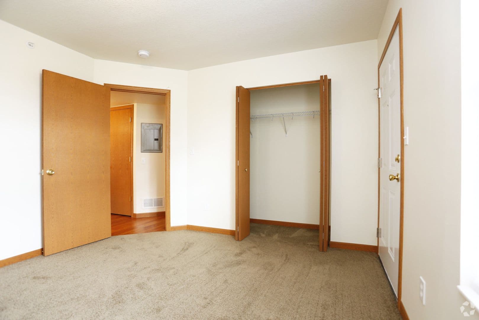 Laporte Apartment: 200 Plymouth Lane
