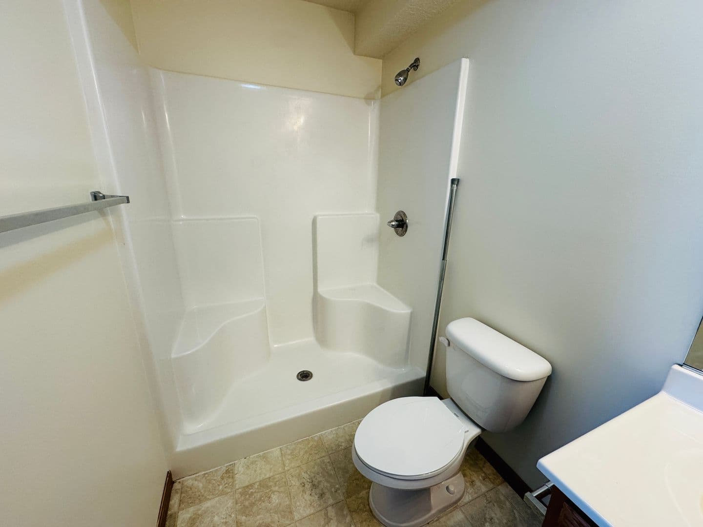 Warsaw Apartment: 101 Briar Ridge Circle