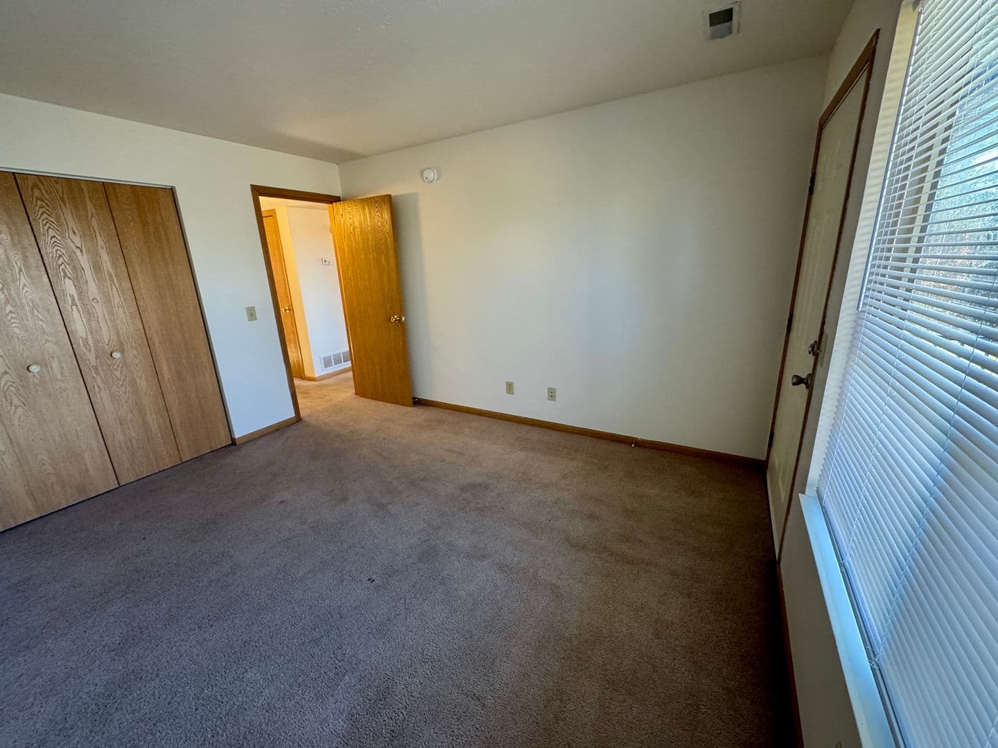 Warsaw Apartment: 200 Kinney Drive