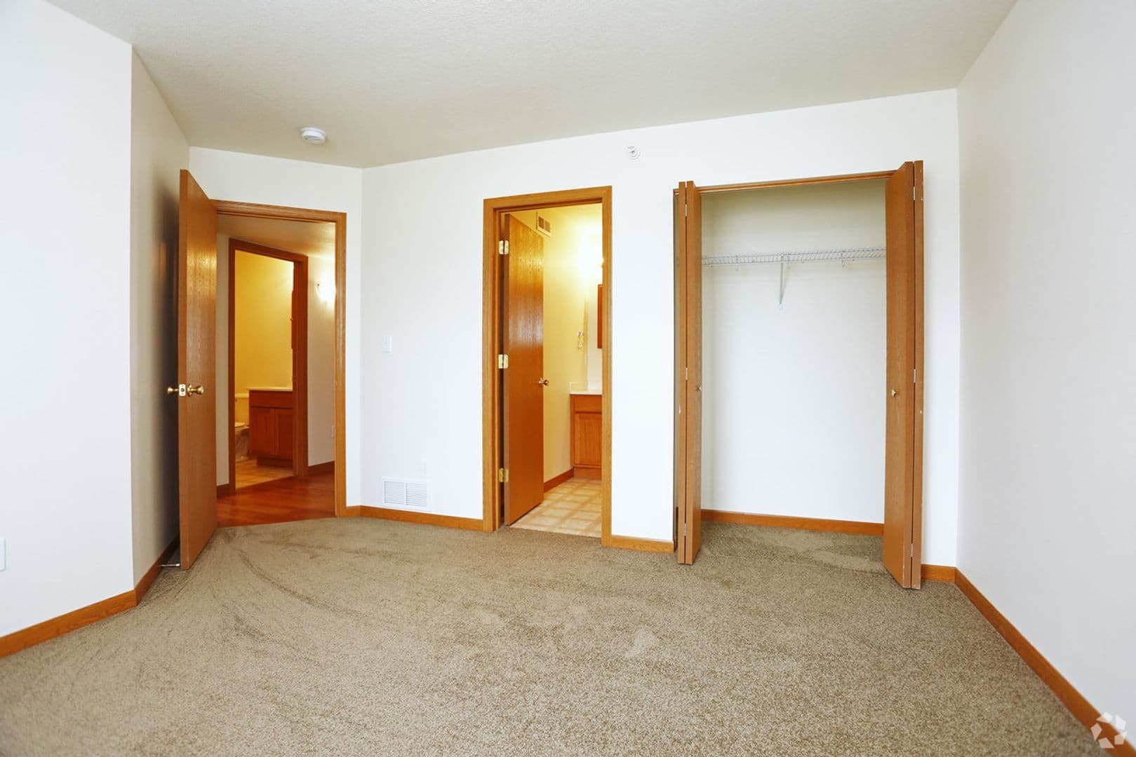 Laporte Apartment: 200 Plymouth Lane