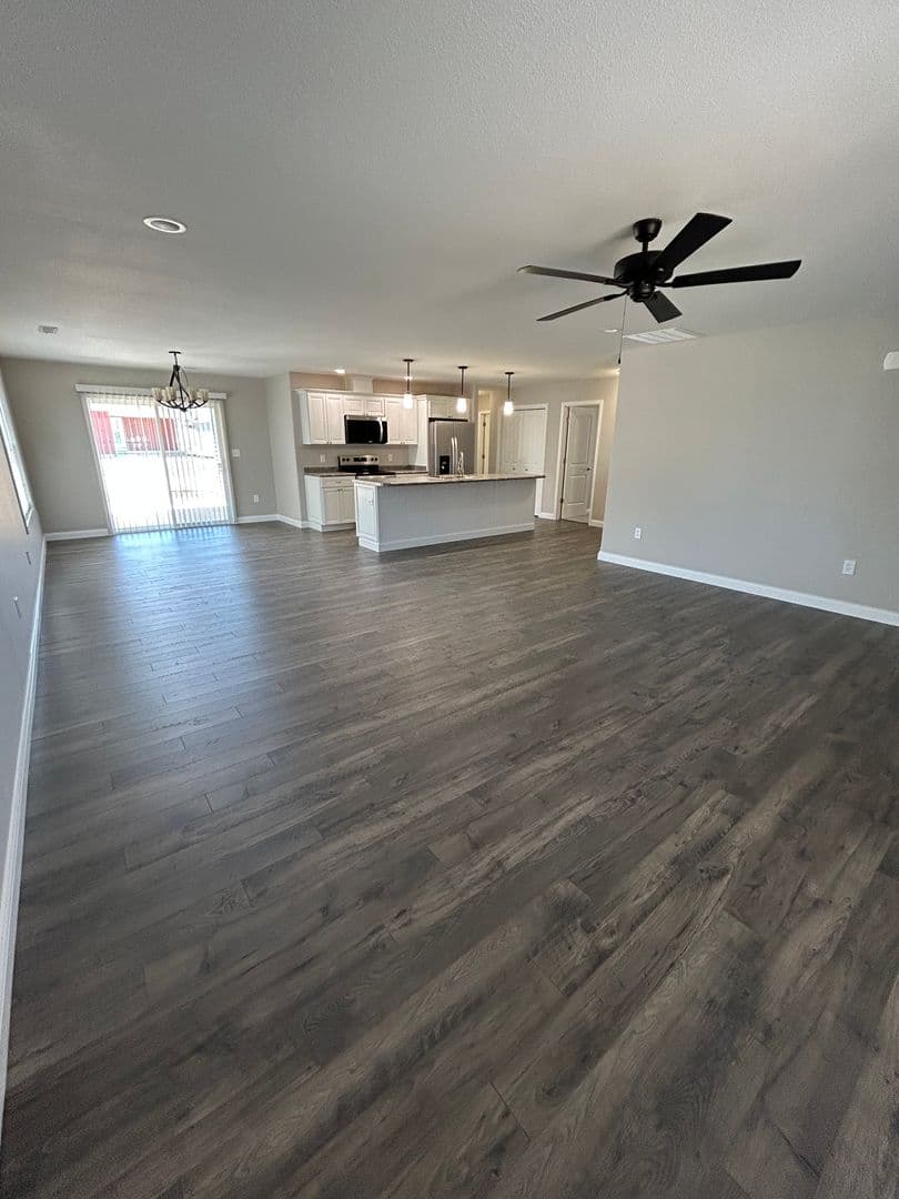 Culver Apartment: 201 W Tampa St
