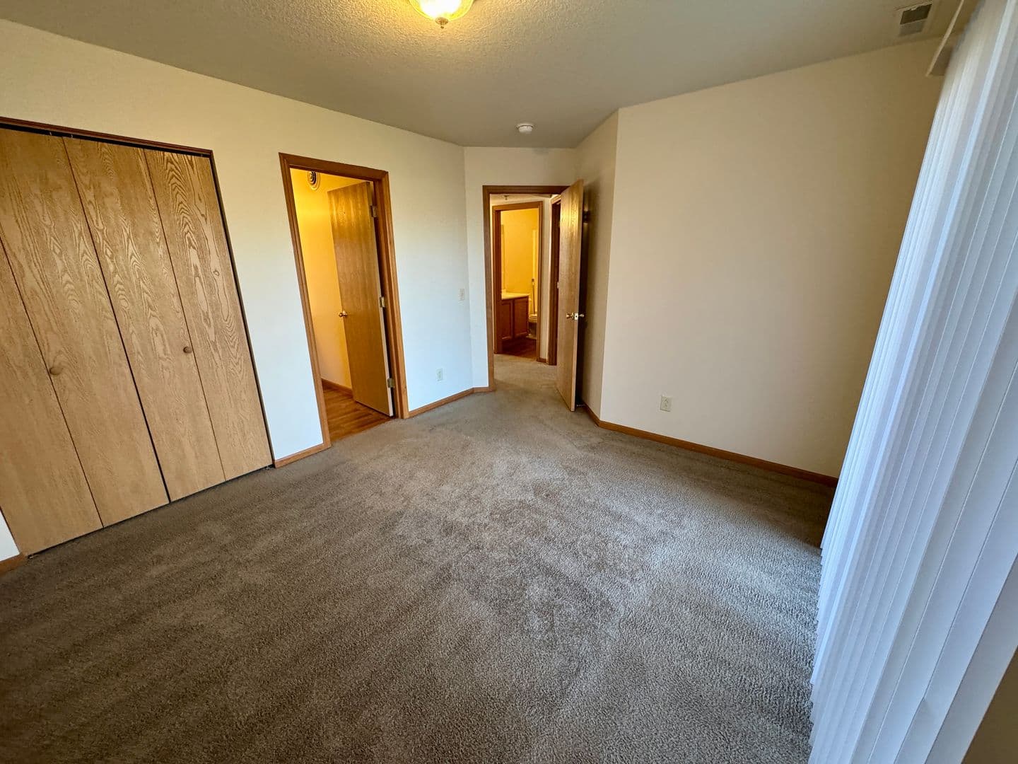 Warsaw Apartment: 200 Kinney Drive
