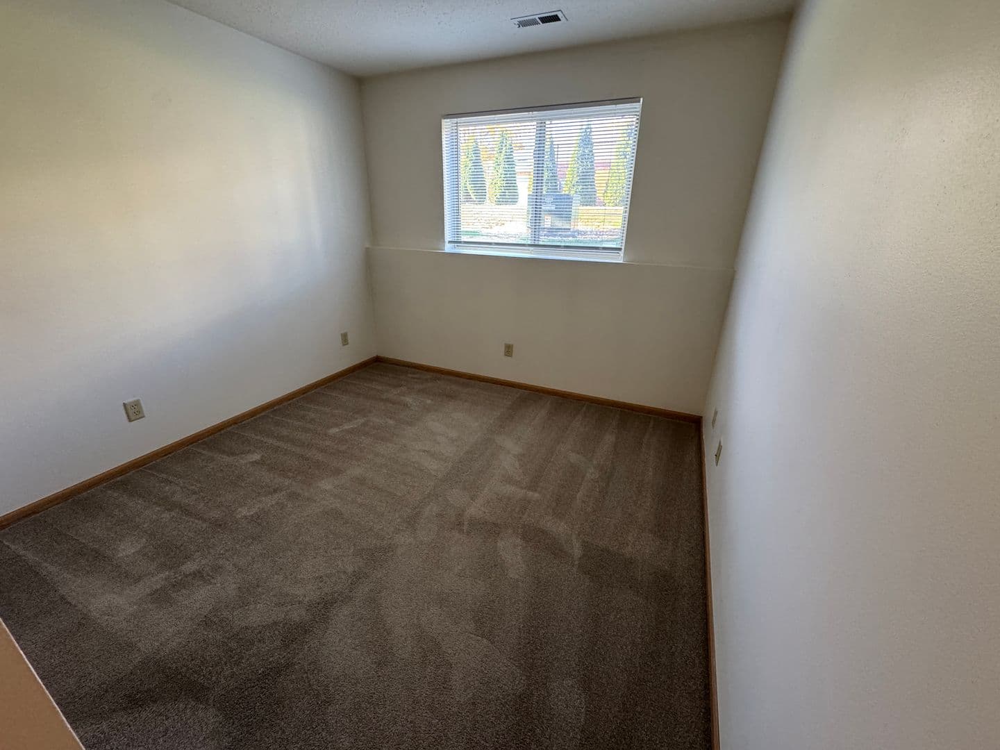 Warsaw Apartment: 200 Kinney Drive