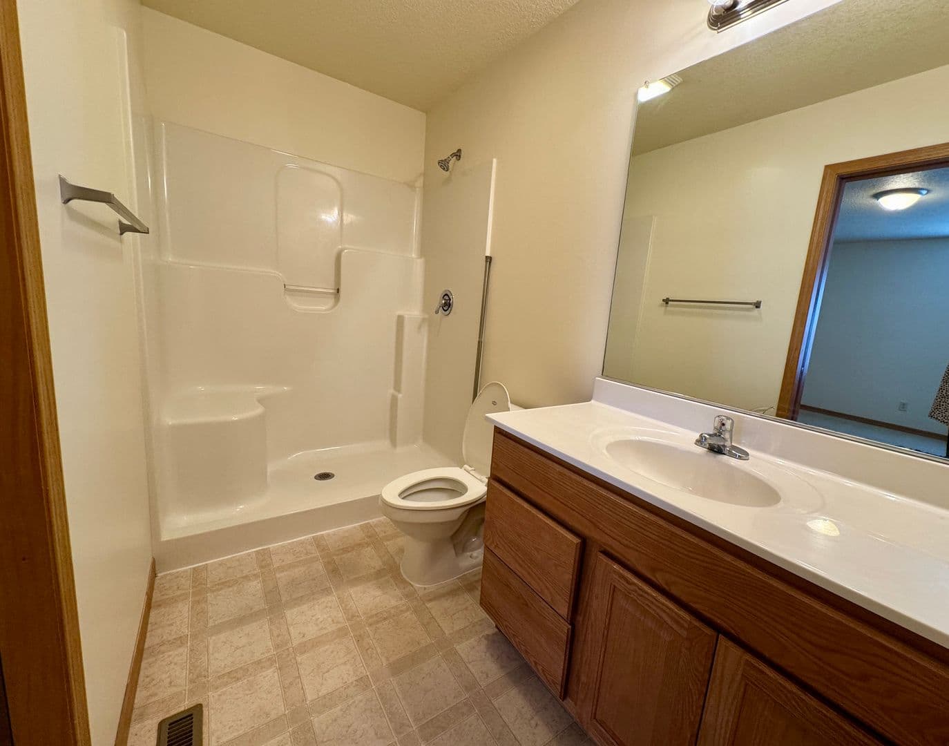 Warsaw Apartment: 101 Briar Ridge Circle