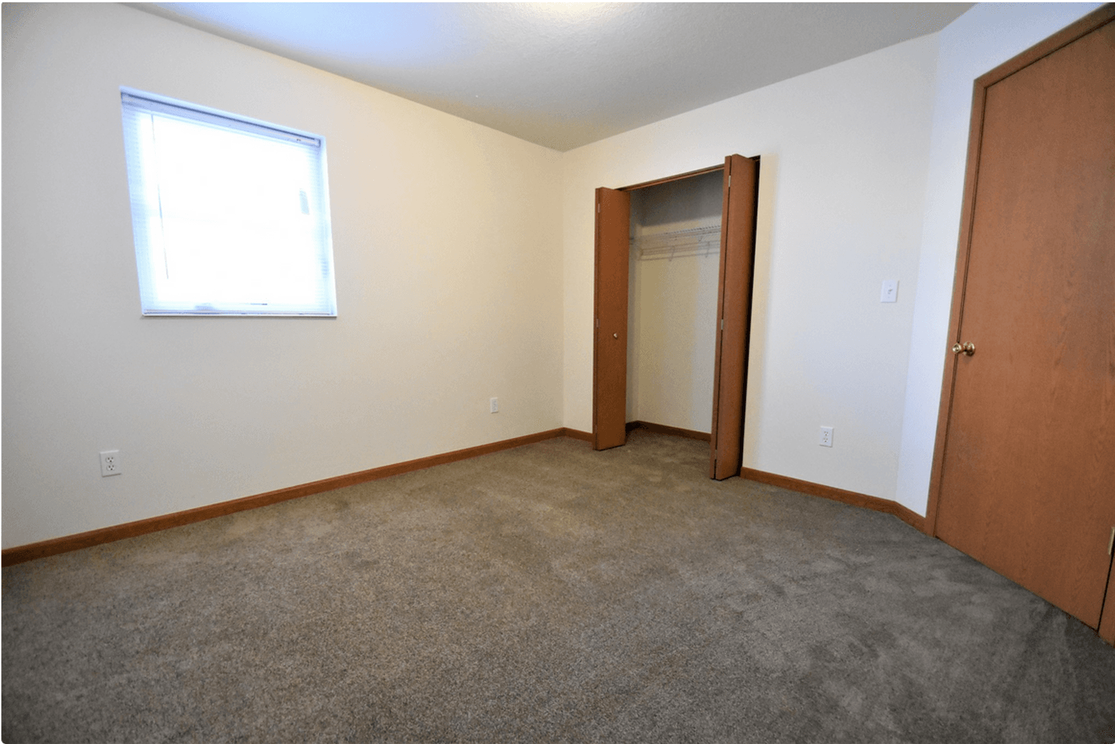New Carlisle Apartment: 220 Chapman Drive