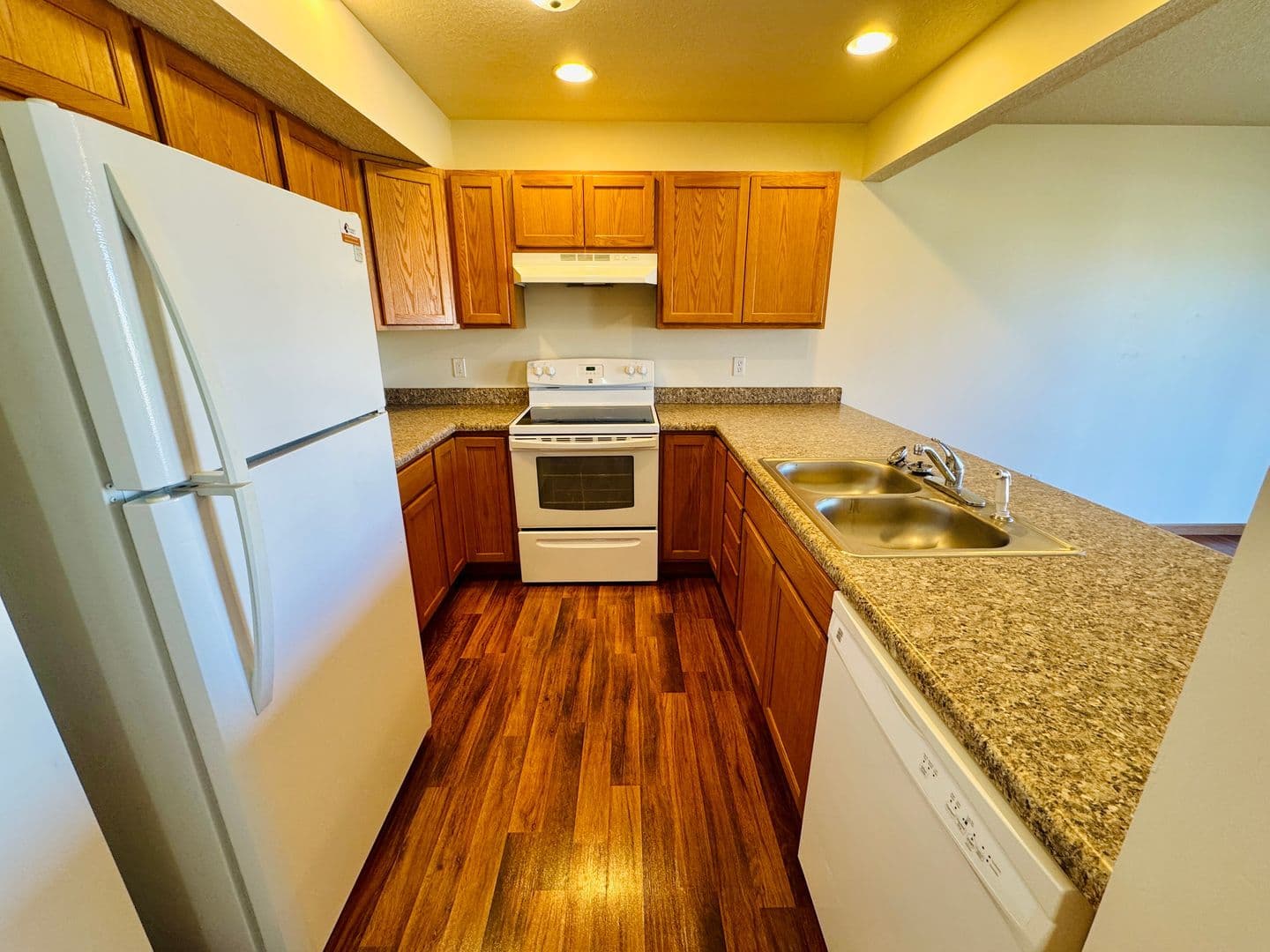 Elwood Apartment: 9401 Frans Way